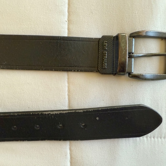 Levi's Mens Black Leather Belt Size 40 - Picture 5 of 6